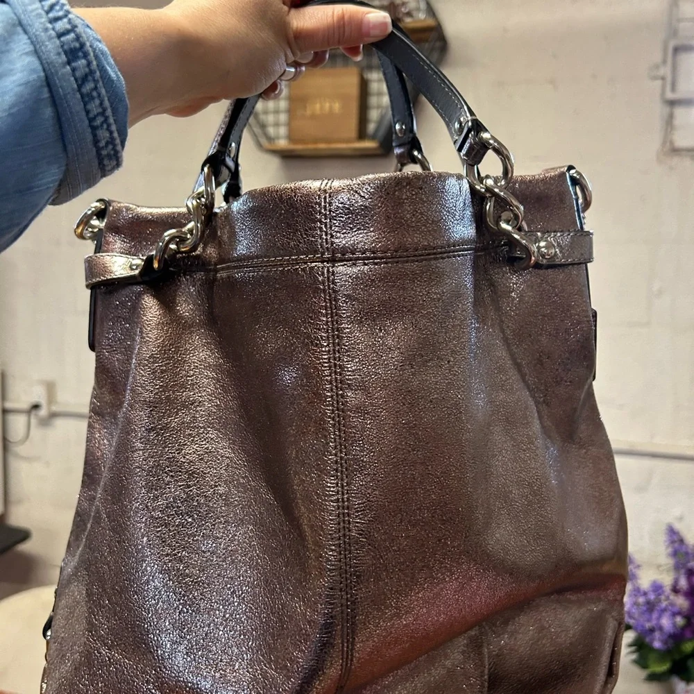 Y2K Coach Brooke Metallic Bronze Leather Tote with Chain and Black Handles - Picture 2 of 12